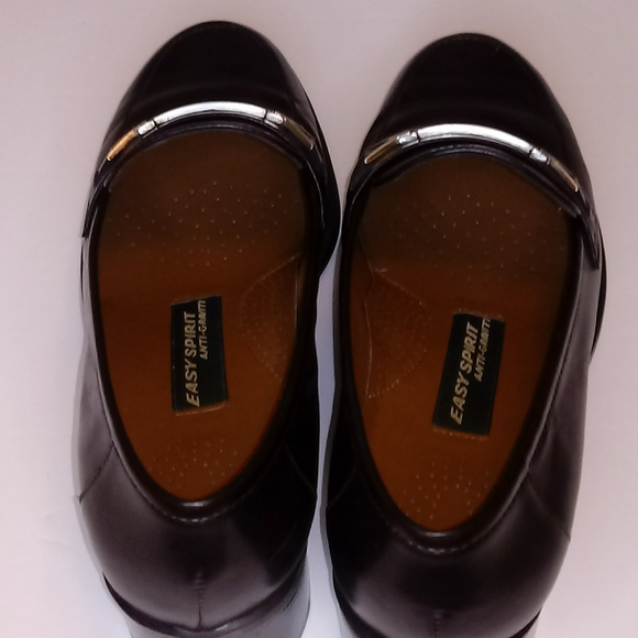 Brown Easy Spirit Anti Gravity Heeled Loafers - Picture 2 of 5